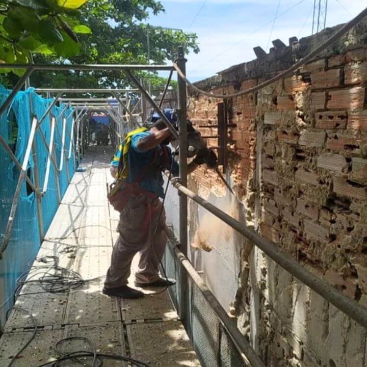 Limpeza de Fachada - Remoção de revestimentos antigos